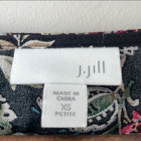 🆕J. Jill | Floral Print Flounce Top a Women's  Size XS Petite - Picture 4 of 7